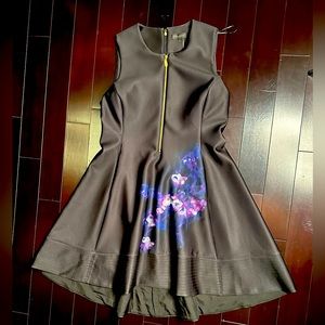 Beautiful off black cocktail dress with floral design and zip front - Hi low hem